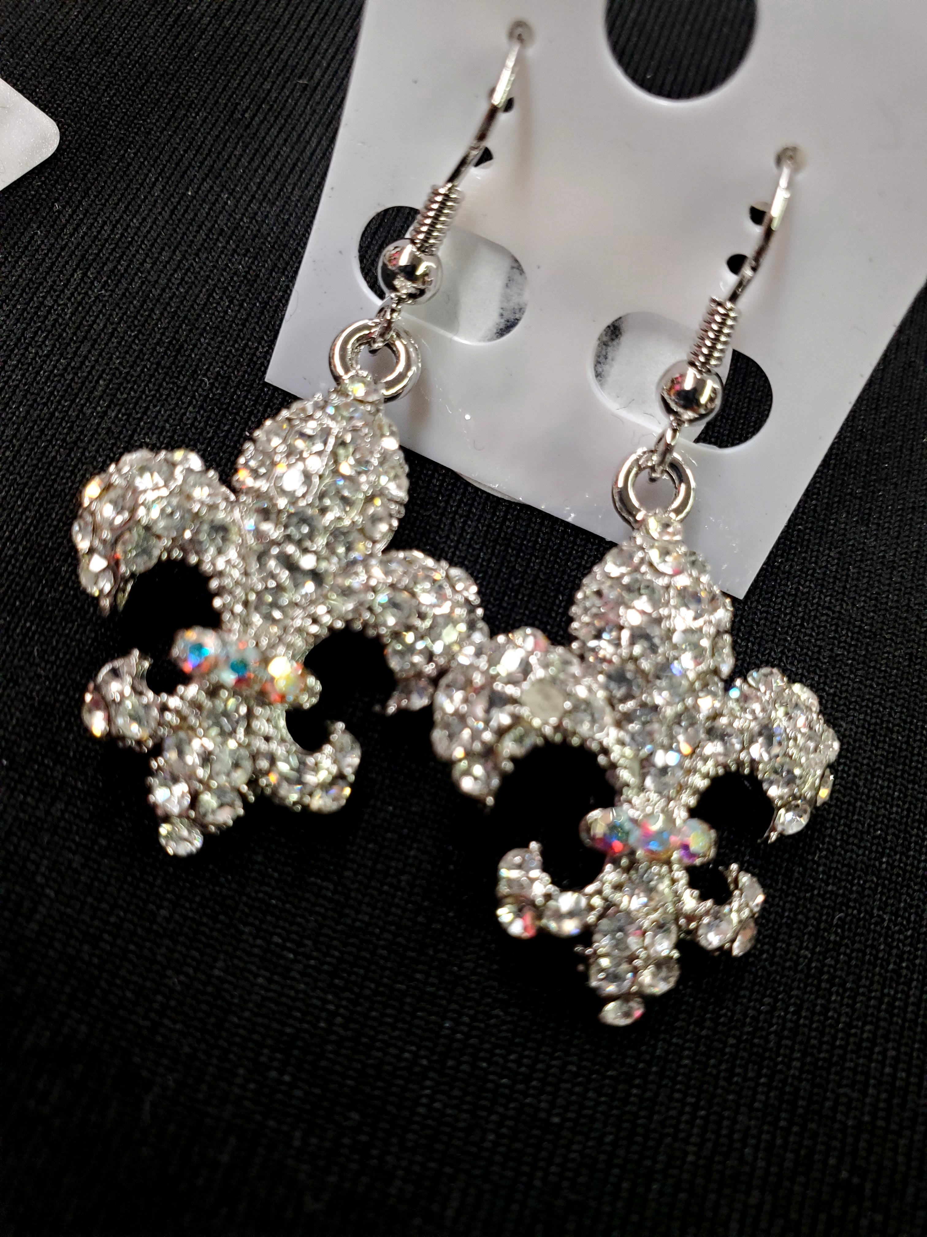 Large rhinestone fleur de lis earrings (Silvertone)