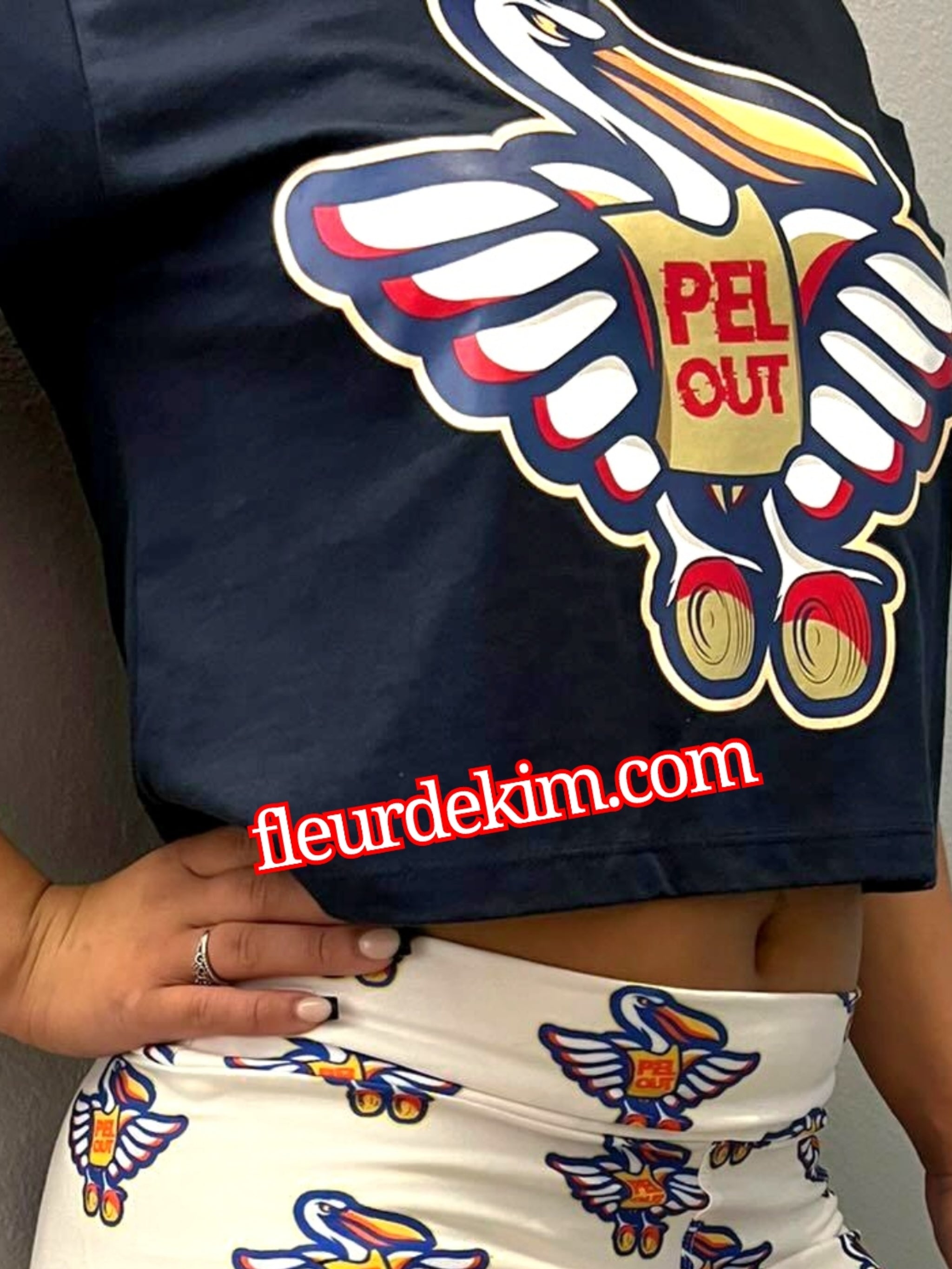 Pel Out ™️ logo crop top navy